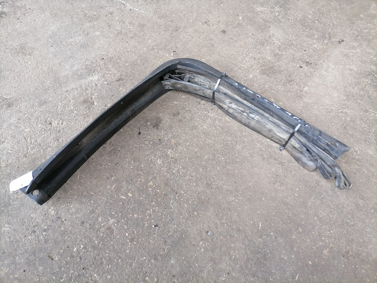 Scania Kütusepaagi kandur, Scania 1887755 - Depósito de combustible para Camión: foto 2 Scania Kütusepaagi kandur, Scania 1887755 - Depósito de combustible para Camión: foto 2