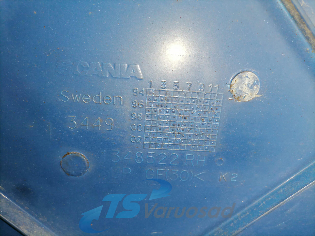 Scania Scania cab wind deflector, right side 1348522 - Aerodinámica/ Spoiler para Camión: foto 5 Scania Scania cab wind deflector, right side 1348522 - Aerodinámica/ Spoiler para Camión: foto 5