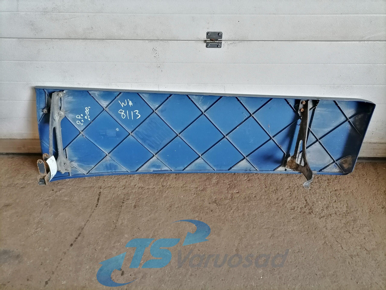 Scania Scania cab wind deflector, right side 1348522 - Aerodinámica/ Spoiler para Camión: foto 2 Scania Scania cab wind deflector, right side 1348522 - Aerodinámica/ Spoiler para Camión: foto 2