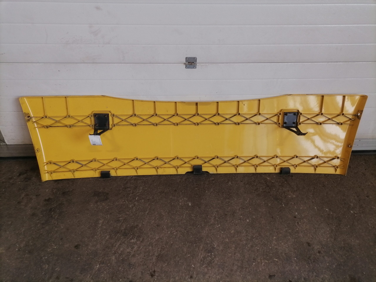 Scania Scania cab wind deflector, roof 1731083 - Aerodinámica/ Spoiler para Camión: foto 3 Scania Scania cab wind deflector, roof 1731083 - Aerodinámica/ Spoiler para Camión: foto 3