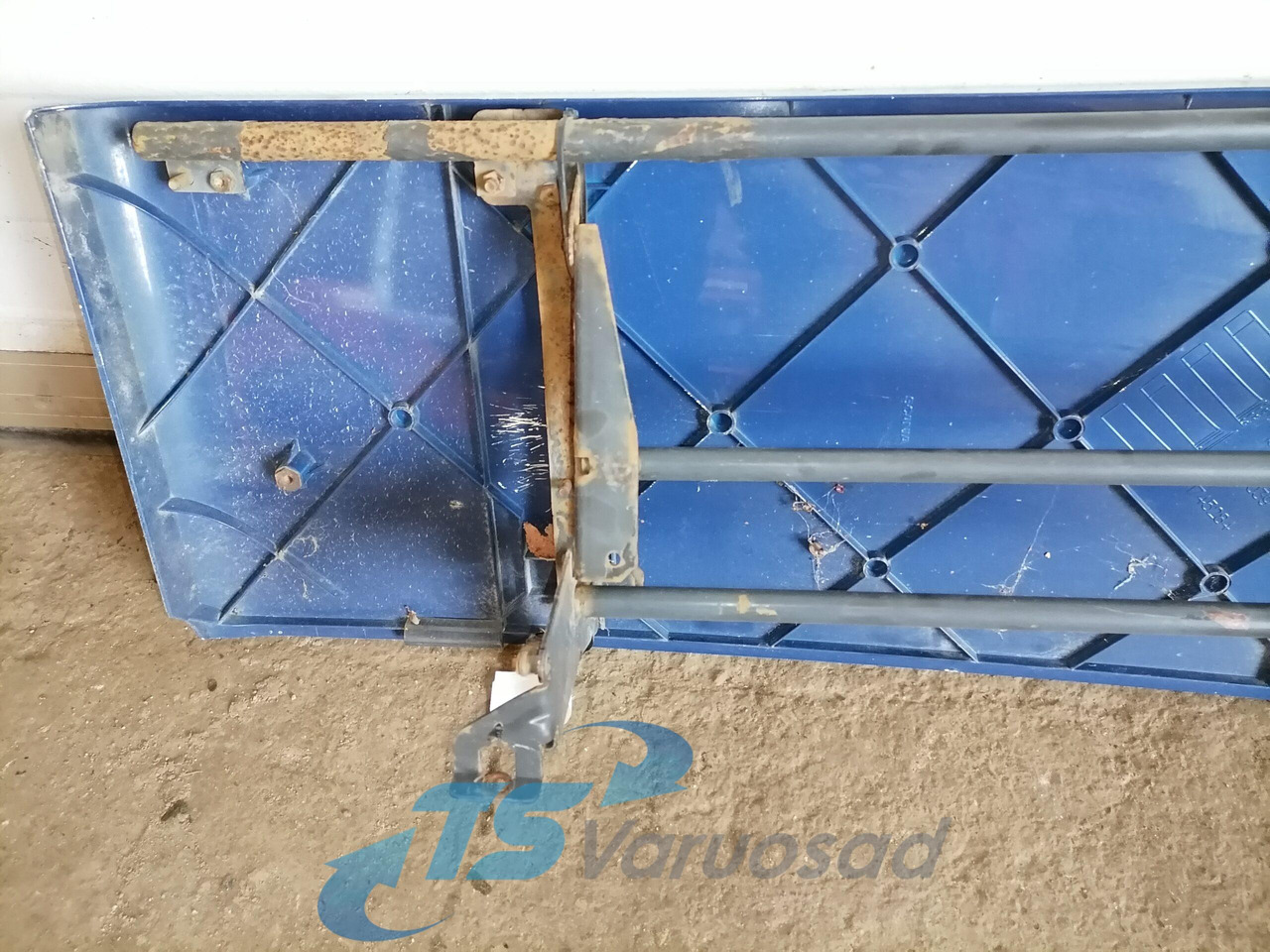 Scania Scania kabiini tuulesuunaja, vasak külg 1532460 - Aerodinámica/ Spoiler para Camión: foto 3 Scania Scania kabiini tuulesuunaja, vasak külg 1532460 - Aerodinámica/ Spoiler para Camión: foto 3