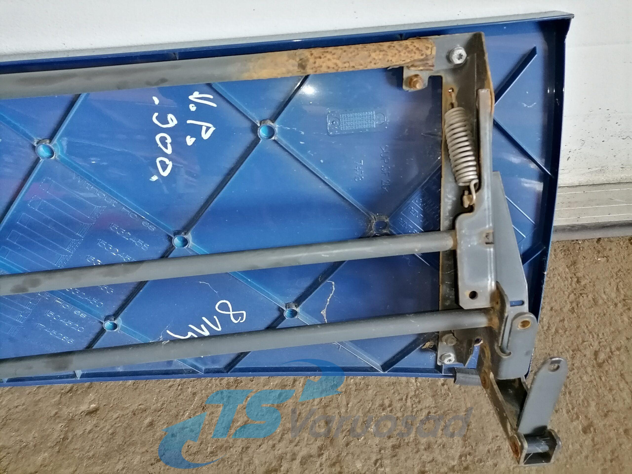 Scania Scania kabiini tuulesuunaja, vasak külg 1532460 - Aerodinámica/ Spoiler para Camión: foto 4 Scania Scania kabiini tuulesuunaja, vasak külg 1532460 - Aerodinámica/ Spoiler para Camión: foto 4