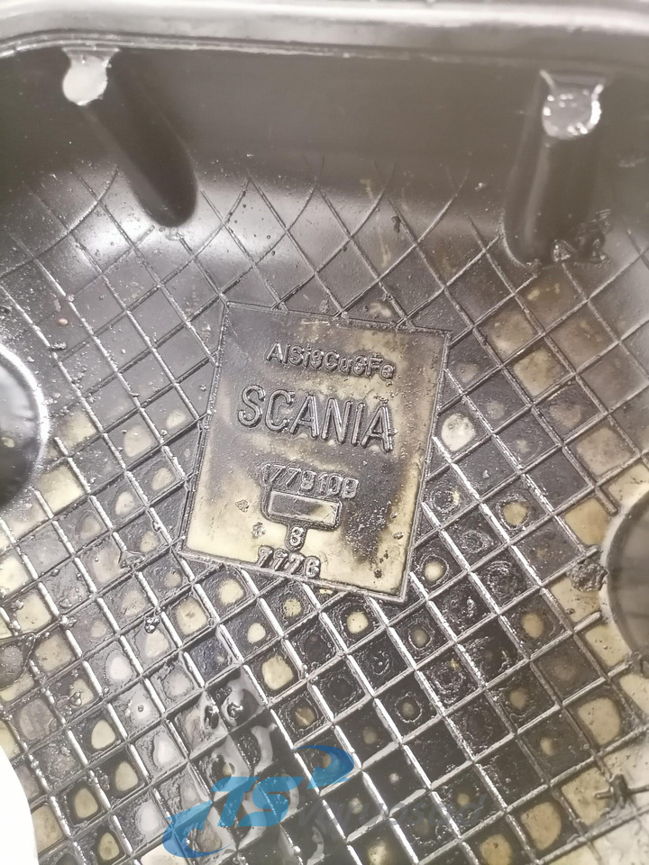 Scania Valve cover 1779109 - Cabezal de bloque para Camión: foto 3 Scania Valve cover 1779109 - Cabezal de bloque para Camión: foto 3