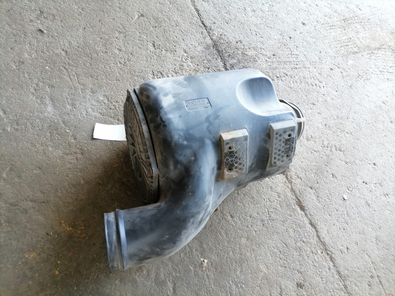Volvo Air filter housing 20381066 - Sistema de admisión de aire para Camión: foto 2 Volvo Air filter housing 20381066 - Sistema de admisión de aire para Camión: foto 2