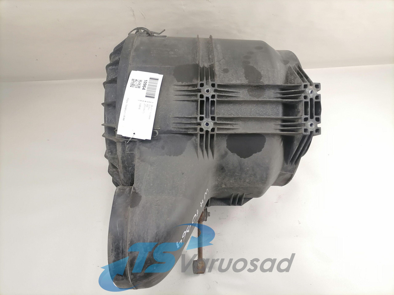 Volvo Air filter housing 21115476 - Sistema de admisión de aire para Camión: foto 4 Volvo Air filter housing 21115476 - Sistema de admisión de aire para Camión: foto 4