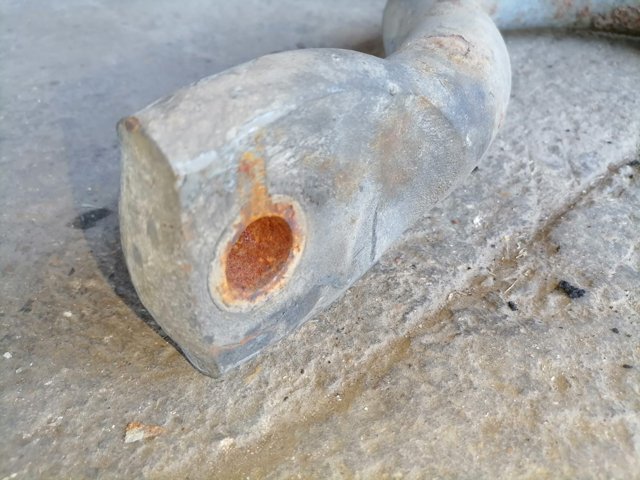 Volvo Anti-roll bar 1075683 - Barra estabilizadora para Camión: foto 3 Volvo Anti-roll bar 1075683 - Barra estabilizadora para Camión: foto 3