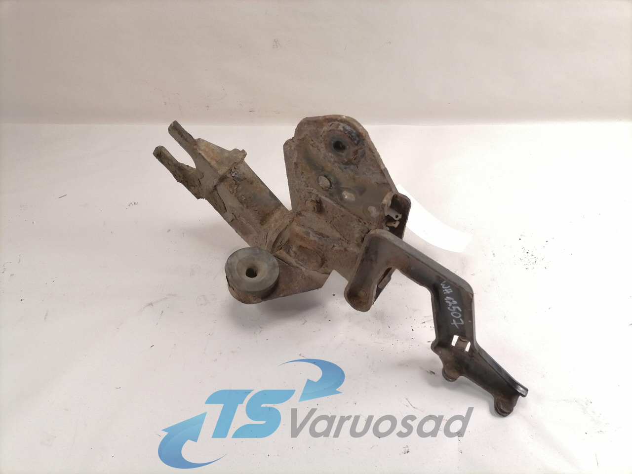 Volvo Bumper bracket 20499243 - Parachoques para Camión: foto 2 Volvo Bumper bracket 20499243 - Parachoques para Camión: foto 2