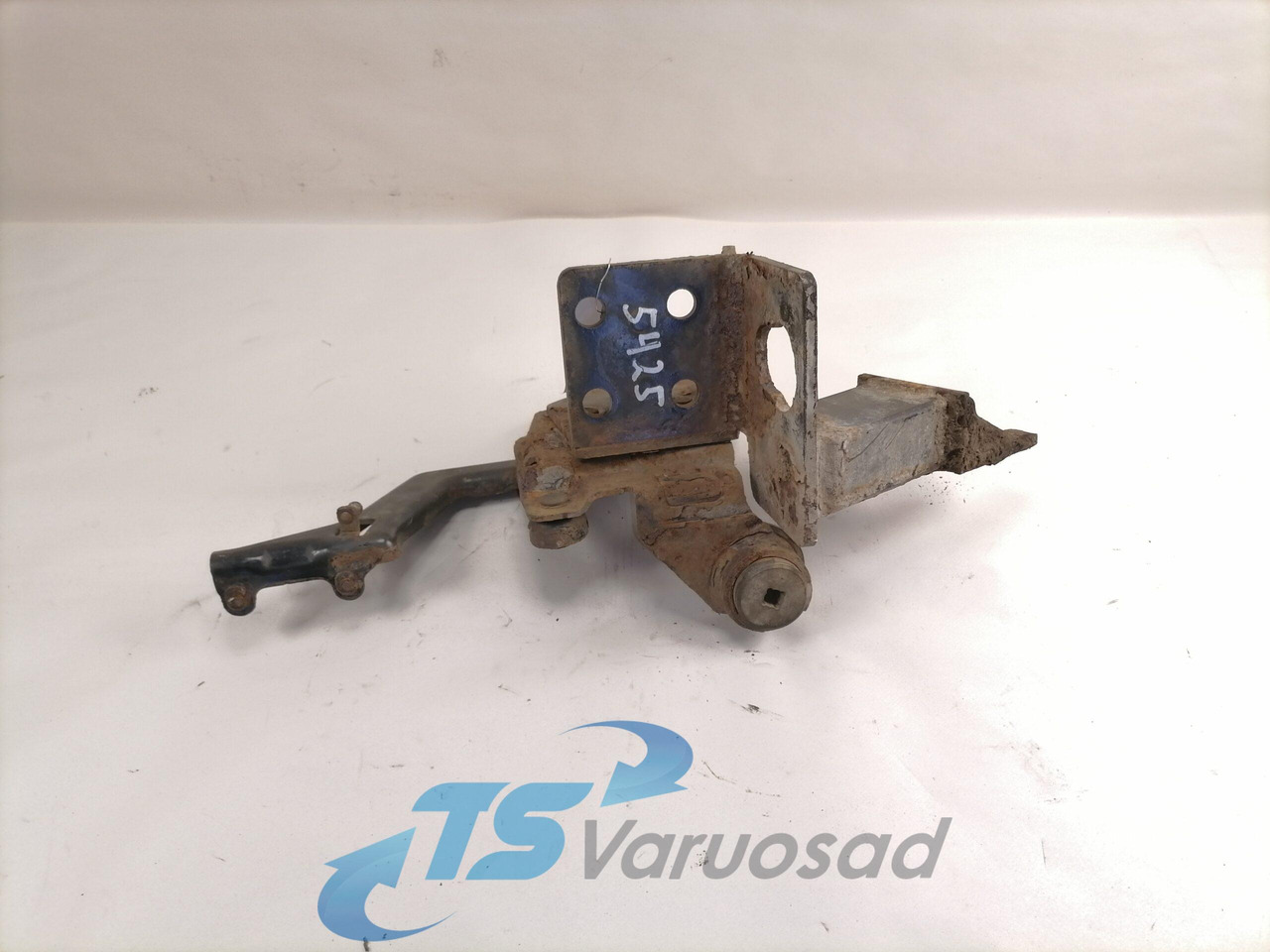 Volvo Bumper bracket 20499243 - Parachoques para Camión: foto 1 Volvo Bumper bracket 20499243 - Parachoques para Camión: foto 1