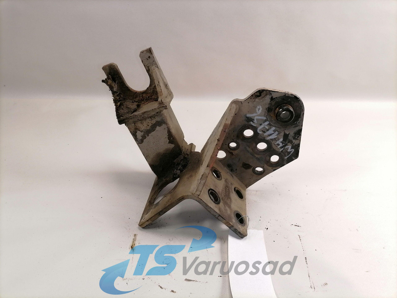Volvo Bumper bracket 20499244 - Parachoques para Camión: foto 1 Volvo Bumper bracket 20499244 - Parachoques para Camión: foto 1