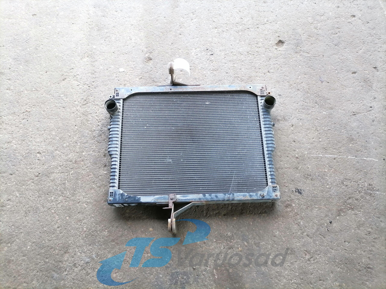 Volvo Cooling radiator 20810091 - Radiador para Camión: foto 1 Volvo Cooling radiator 20810091 - Radiador para Camión: foto 1