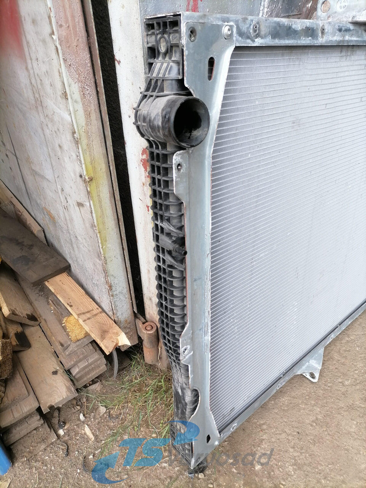 Volvo Cooling radiator 65479 - Radiador para Camión: foto 3 Volvo Cooling radiator 65479 - Radiador para Camión: foto 3