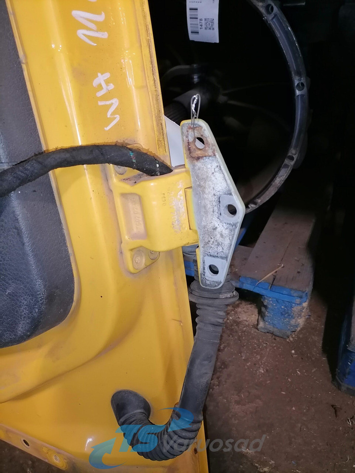 Volvo Door 20360542 - Puerta y piezas para Camión: foto 3 Volvo Door 20360542 - Puerta y piezas para Camión: foto 3