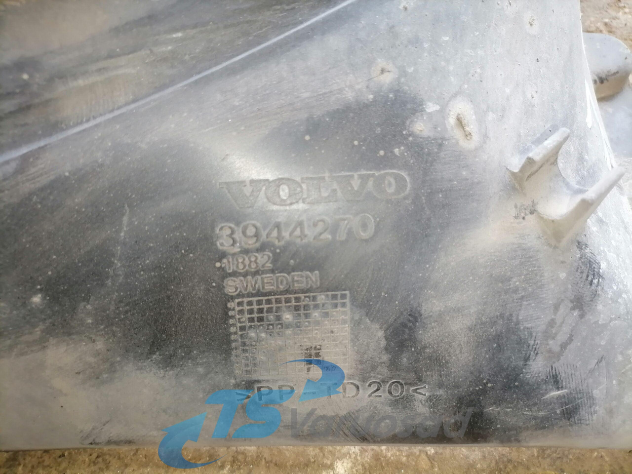 Volvo Fan shroud 3944270 - Radiador para Camión: foto 3 Volvo Fan shroud 3944270 - Radiador para Camión: foto 3