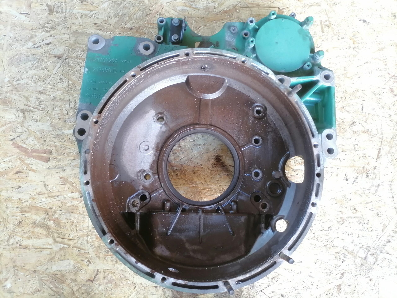 Volvo Flywheel housing 21769015 - Volante de inercia para Camión: foto 2 Volvo Flywheel housing 21769015 - Volante de inercia para Camión: foto 2