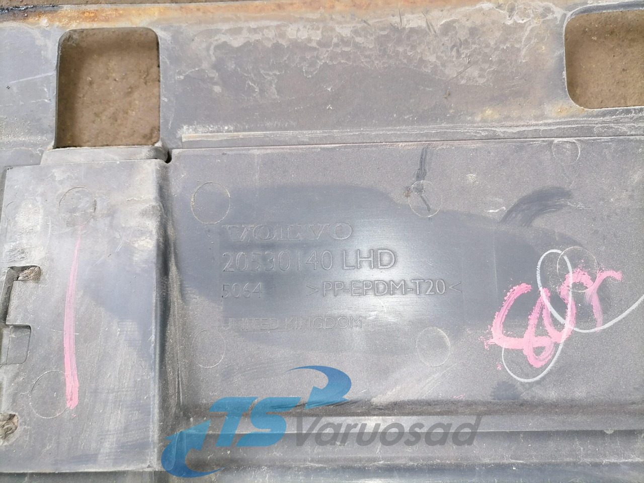 Volvo Iluvõre plastik 20527277 - Parrilla para Camión: foto 3 Volvo Iluvõre plastik 20527277 - Parrilla para Camión: foto 3