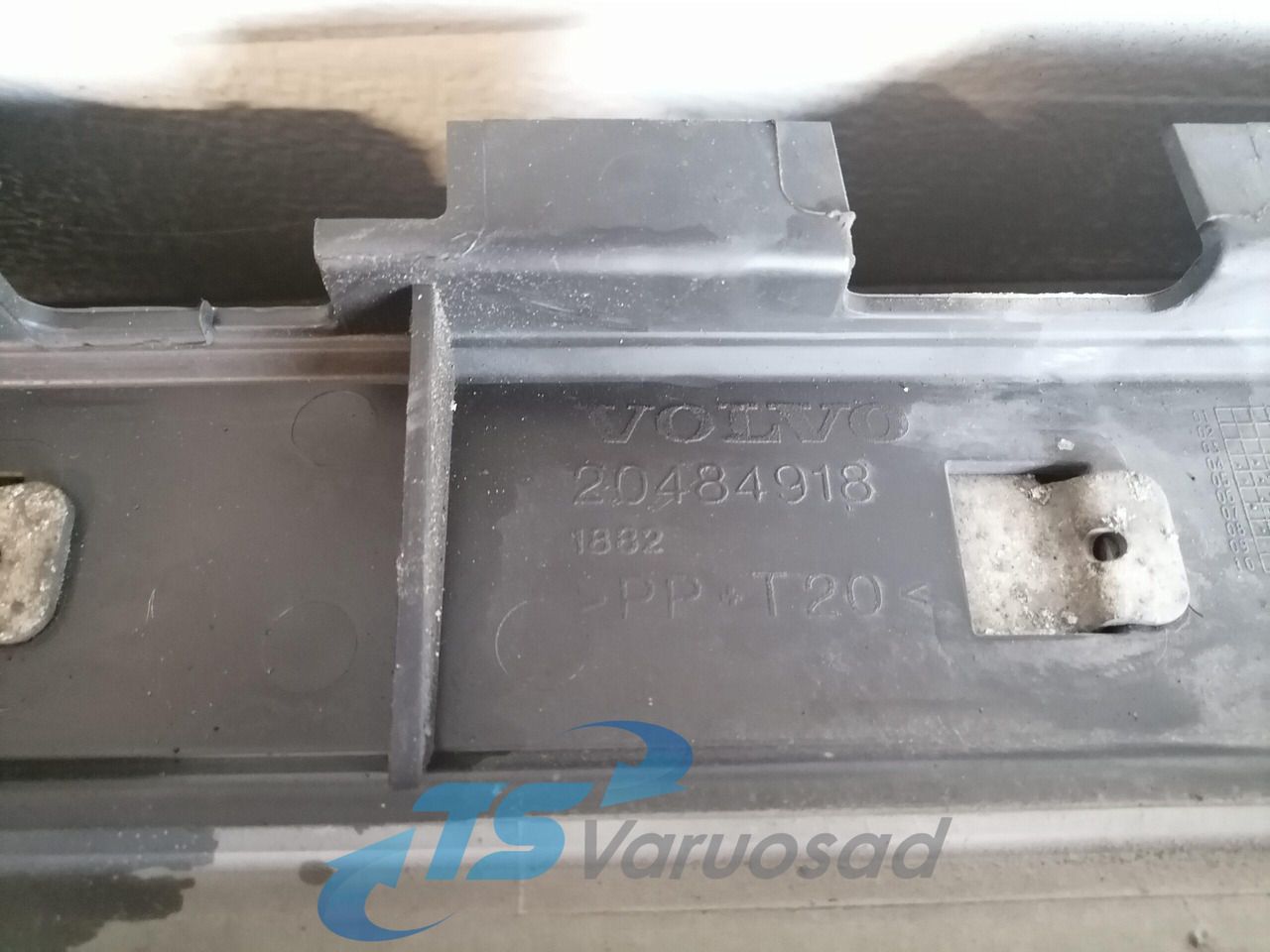 Volvo Intercooler radiator 20936050 - Intercooler para Camión: foto 3 Volvo Intercooler radiator 20936050 - Intercooler para Camión: foto 3