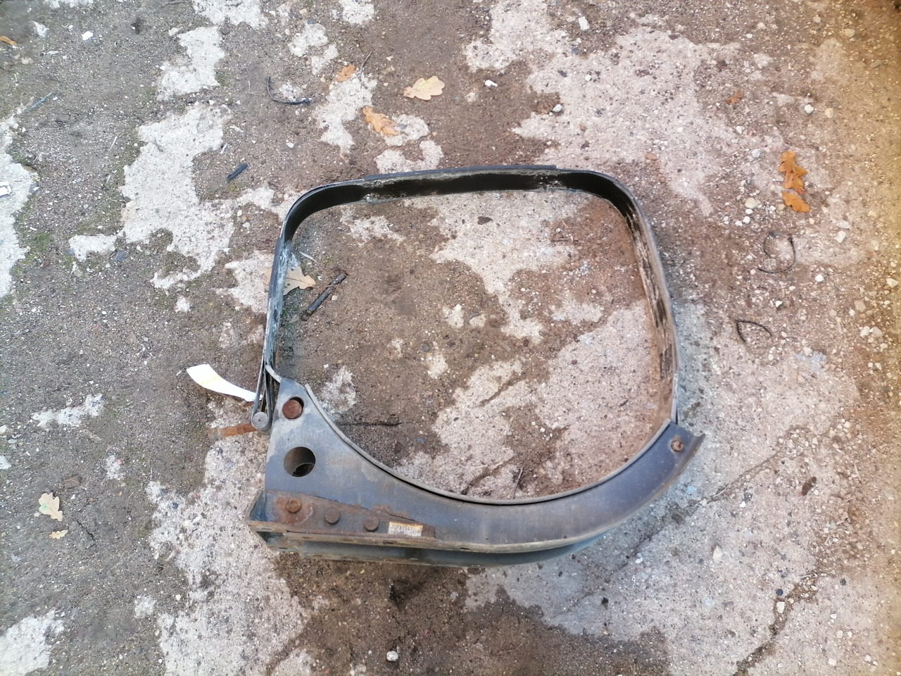 Volvo Kütusepaagi kandur, Volvo 20721537 - Depósito de combustible para Camión: foto 1 Volvo Kütusepaagi kandur, Volvo 20721537 - Depósito de combustible para Camión: foto 1
