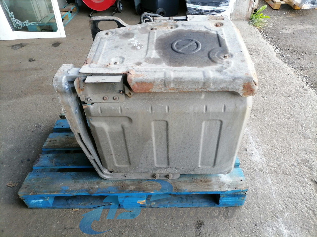 Volvo Muffler 20894953 - Silenciador para Camión: foto 2 Volvo Muffler 20894953 - Silenciador para Camión: foto 2