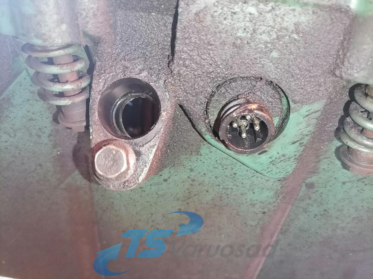 Volvo Oil sump 20493972 - Cárter de aceite para Camión: foto 5 Volvo Oil sump 20493972 - Cárter de aceite para Camión: foto 5
