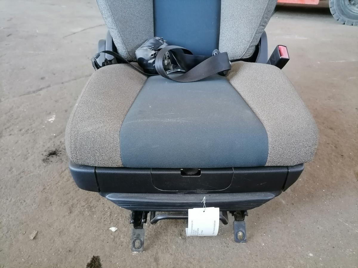 Volvo Passenger seat 82514859 - Asiento para Camión: foto 3 Volvo Passenger seat 82514859 - Asiento para Camión: foto 3