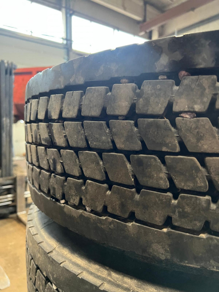 Volvo Sailun S637+ 285/70 R19,5 28570R195 - Neumáticos y llantas para Camión: foto 3 Volvo Sailun S637+ 285/70 R19,5 28570R195 - Neumáticos y llantas para Camión: foto 3