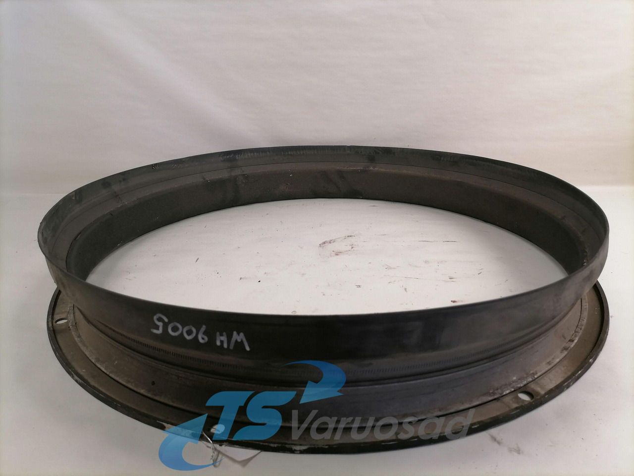 Volvo Ventilaatori metallrõngas 1665405 - Radiador para Camión: foto 2 Volvo Ventilaatori metallrõngas 1665405 - Radiador para Camión: foto 2