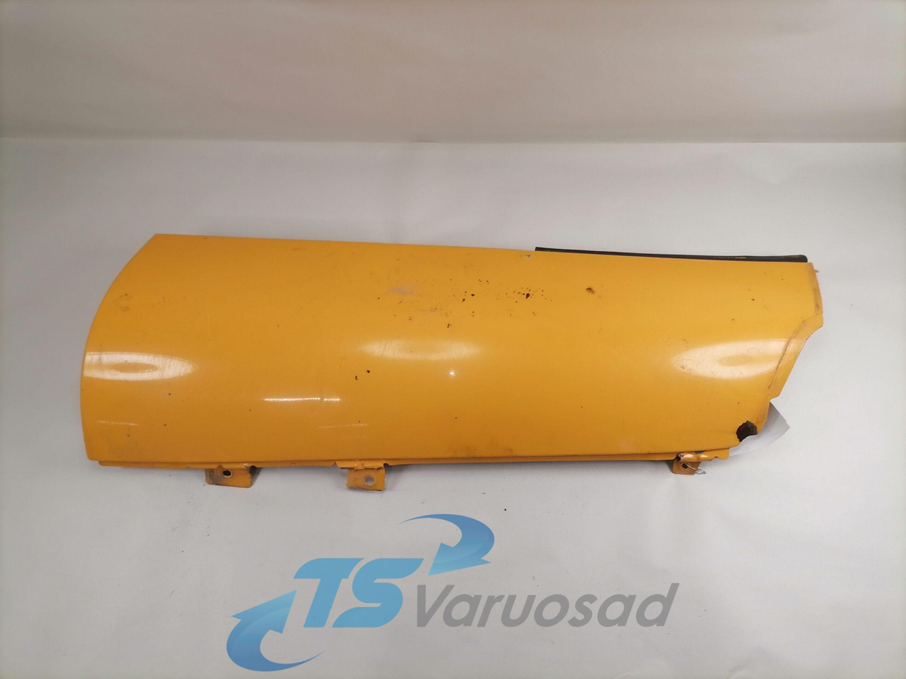 Volvo Volvo kabiini nurgapõsk, parem 20379176 - Parrilla para Camión: foto 1 Volvo Volvo kabiini nurgapõsk, parem 20379176 - Parrilla para Camión: foto 1