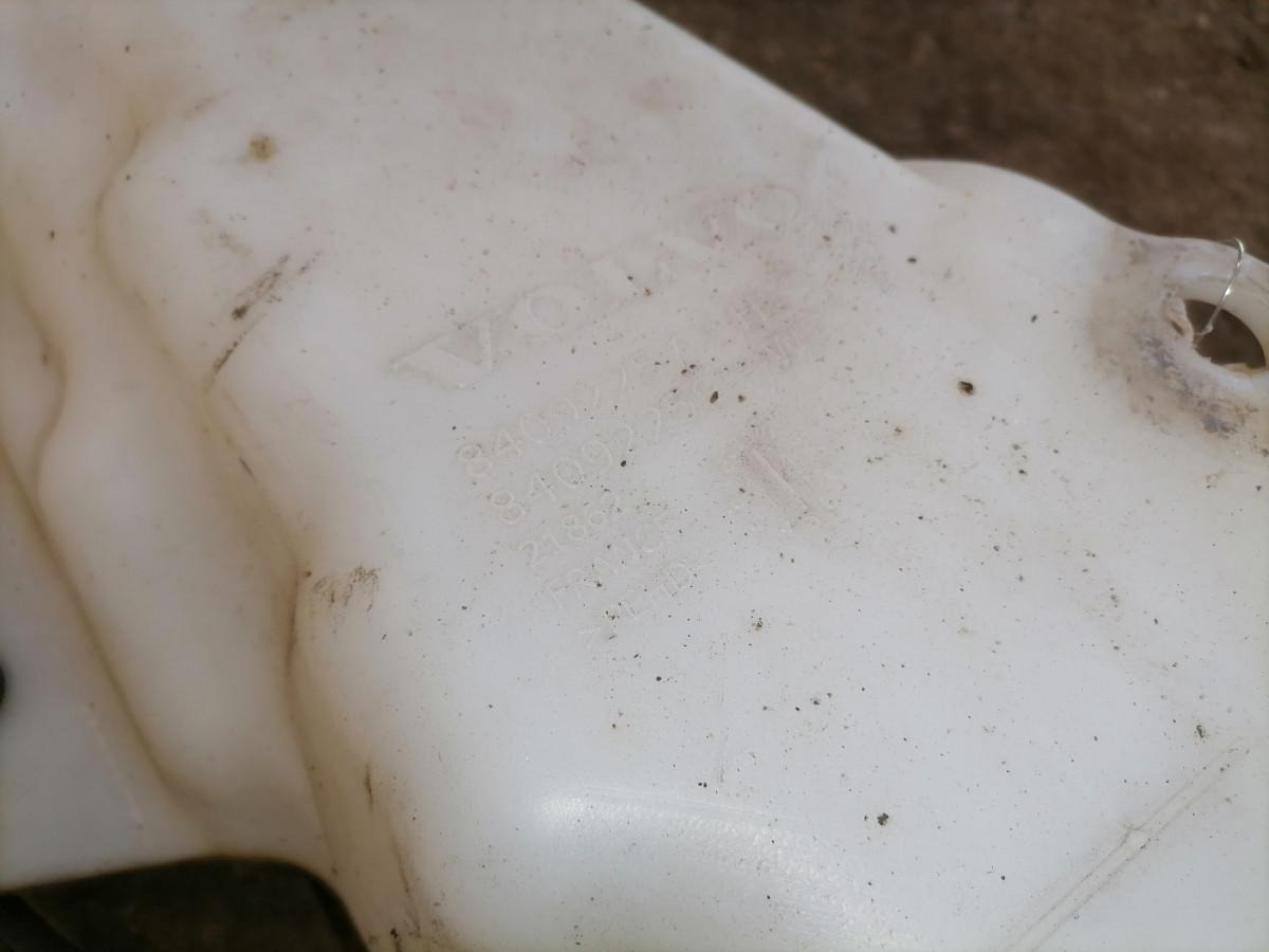Volvo Windscreen washer fluid tank 84092257 - Limpiaparabrisas para Camión: foto 5 Volvo Windscreen washer fluid tank 84092257 - Limpiaparabrisas para Camión: foto 5