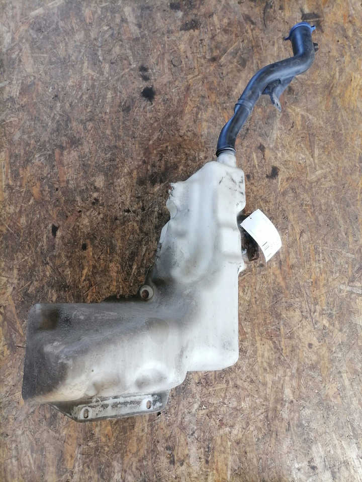 Volvo Windscreen washer fluid tank 84092259 - Limpiaparabrisas para Camión: foto 2 Volvo Windscreen washer fluid tank 84092259 - Limpiaparabrisas para Camión: foto 2