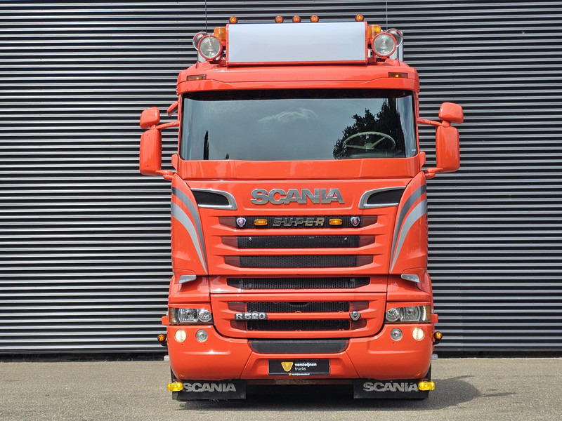 Scania R520 V8 6x2/4 - MANUAL GEARBOX / SHOWTRUCK. - Cabeza tractora: foto 5 Scania R520 V8 6x2/4 - MANUAL GEARBOX / SHOWTRUCK. - Cabeza tractora: foto 5