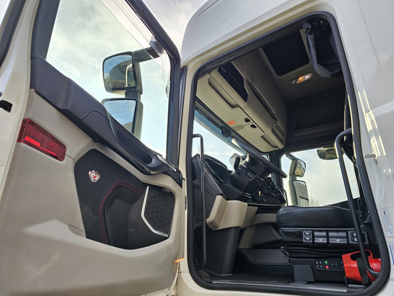 Cabeza tractora Scania R580 / V8 6X2 / RETARDER / FULL AIR: foto 7