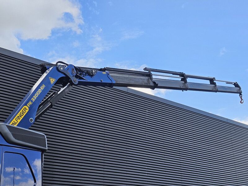 Volvo FH 420 6x2/ PALFINGER 33 tm CRANE / KRAN - Cabeza tractora: foto 2 Volvo FH 420 6x2/ PALFINGER 33 tm CRANE / KRAN - Cabeza tractora: foto 2