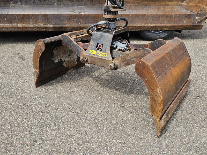 DAF TATRA T158/II 6X6 / HMF Z CRANE + 2 SIDE TIPPER - Volquete camión, Camión grúa: foto 5 DAF TATRA T158/II 6X6 / HMF Z CRANE + 2 SIDE TIPPER - Volquete camión, Camión grúa: foto 5