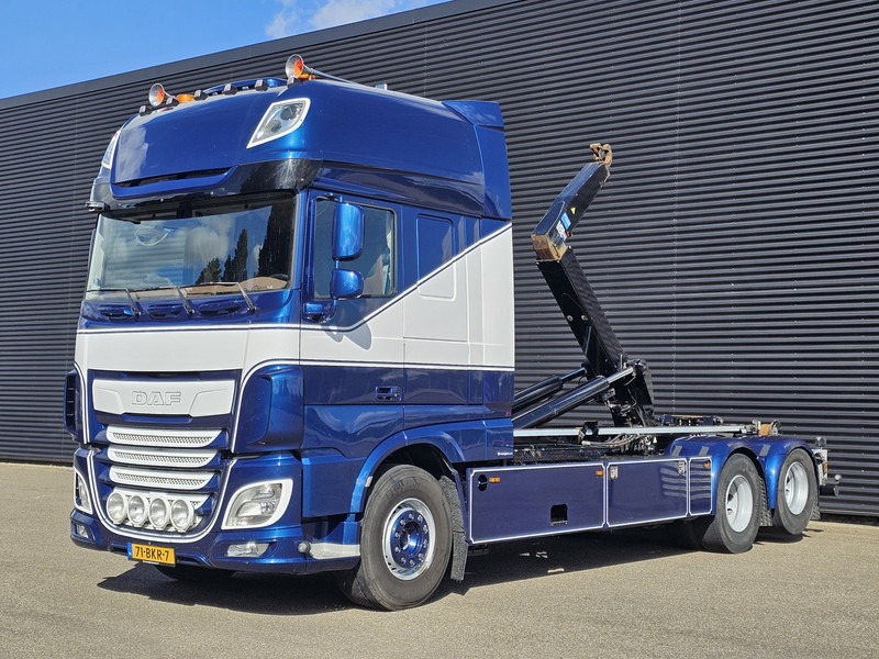 DAF XF 530 SSC 6x2 VDL HOOKLIFT 660 cm - Multibasculante camión: foto 1 DAF XF 530 SSC 6x2 VDL HOOKLIFT 660 cm - Multibasculante camión: foto 1