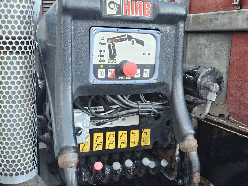 MAN TGL 12.220 / HIAB CRANE / MACHINE TRANSPORT - Camión grúa: foto 3 MAN TGL 12.220 / HIAB CRANE / MACHINE TRANSPORT - Camión grúa: foto 3