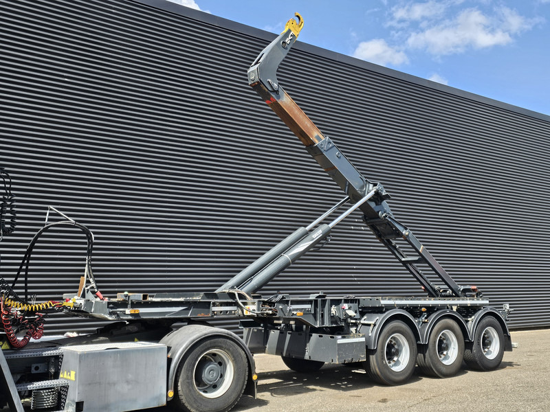 Van Bouwel 25T HOOKLIFT / ABROLKIPPER / LIFT AXLE - Portacontenedore/ Intercambiable semirremolque: foto 1 Van Bouwel 25T HOOKLIFT / ABROLKIPPER / LIFT AXLE - Portacontenedore/ Intercambiable semirremolque: foto 1