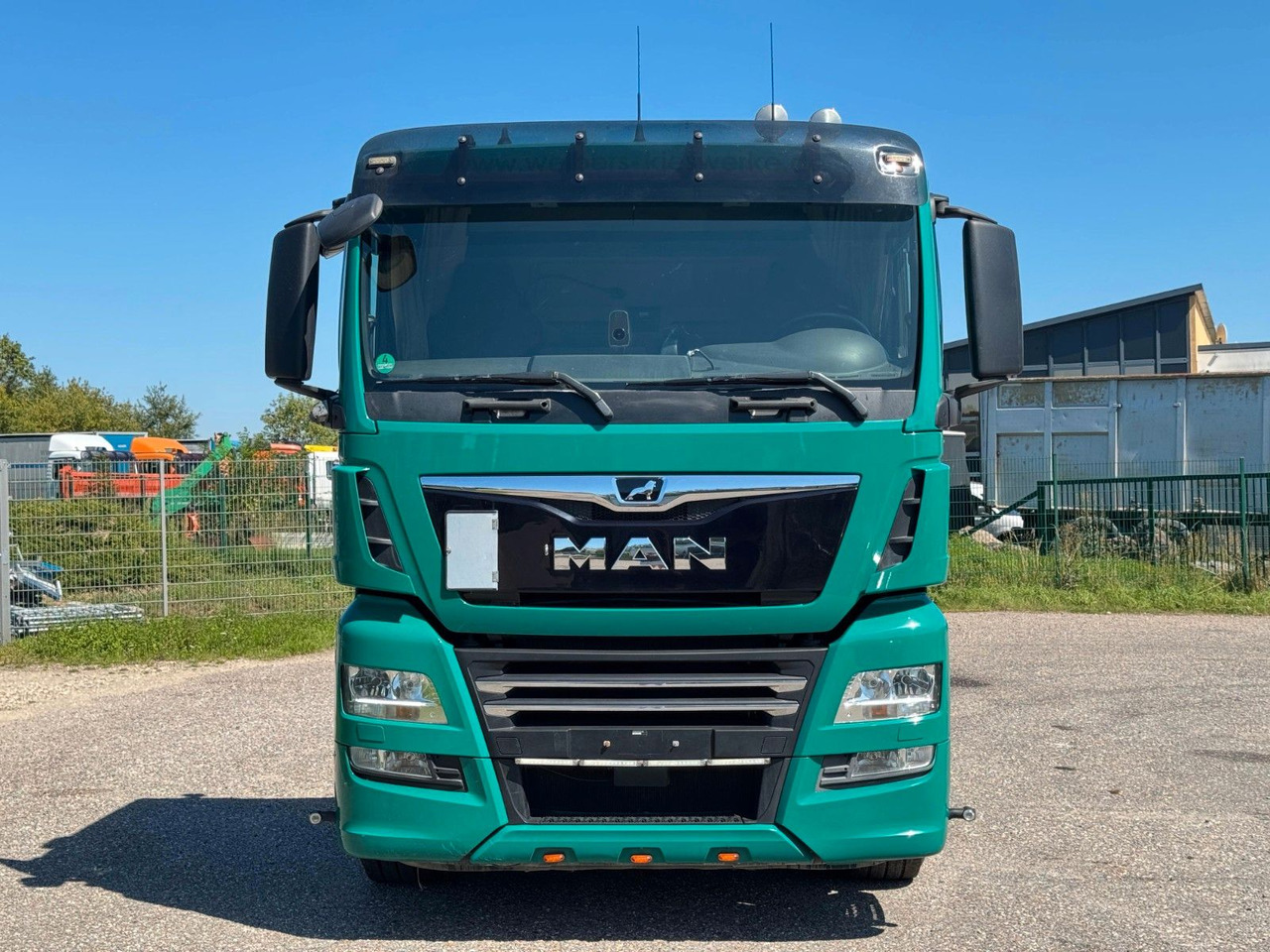 MAN 18.460 4x2 Kipphydr. | Standheiz. | Top Zustand - Cabeza tractora: foto 2 MAN 18.460 4x2 Kipphydr. | Standheiz. | Top Zustand - Cabeza tractora: foto 2