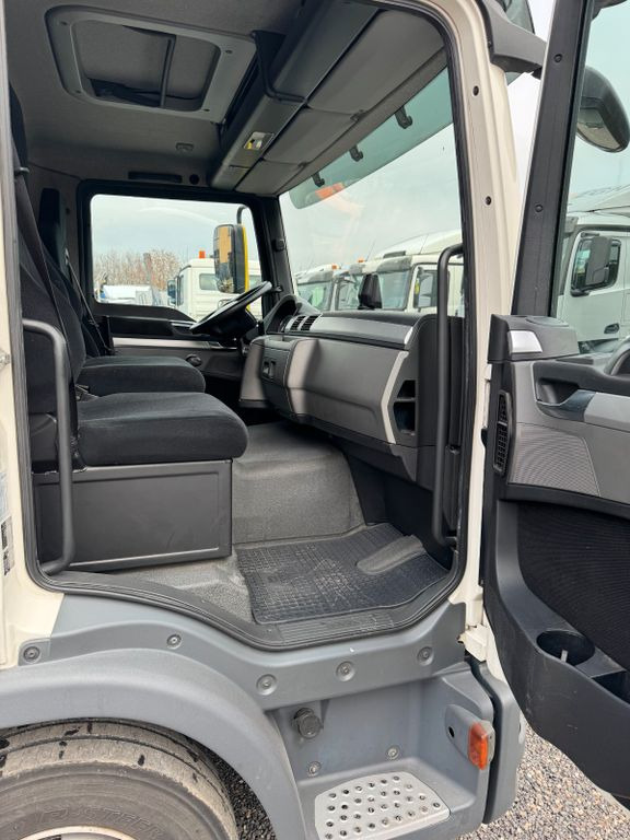 MAN 12.250 4X2 Koffer LBW Klima Diff.Sperre AHK MAN 12.250 4X2 Koffer LBW Klima Diff.Sperre AHK - Camión caja cerrada: foto 5 MAN 12.250 4X2 Koffer LBW Klima Diff.Sperre AHK MAN 12.250 4X2 Koffer LBW Klima Diff.Sperre AHK - Camión caja cerrada: foto 5