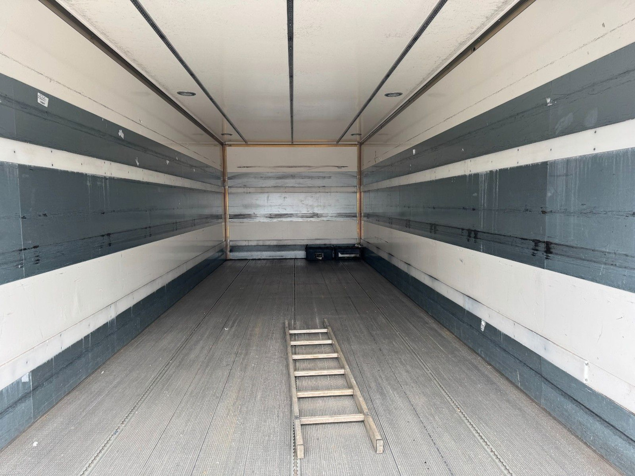 Camión caja cerrada MAN 15.290 4X2 Koffer mit Hebebühne AHK: foto 8