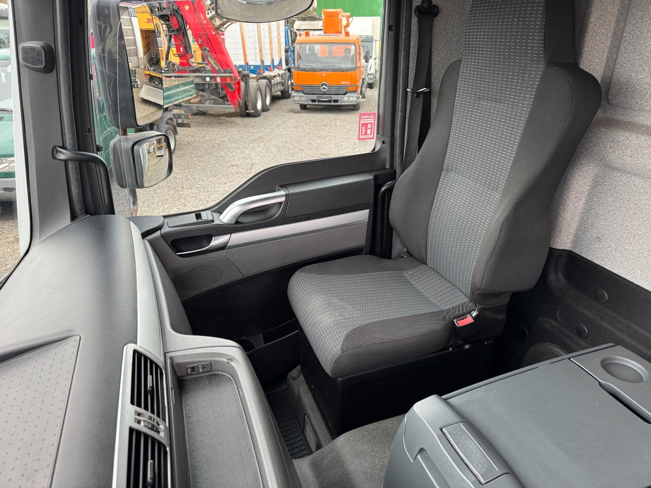 Camión caja cerrada MAN 15.290 4X2 Koffer mit Hebebühne AHK: foto 13