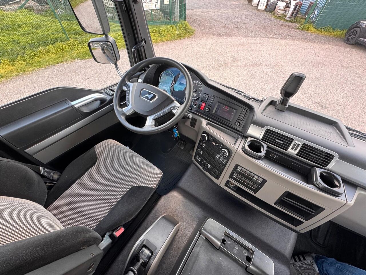 MAN 18.320 4X2 Meiller 3. Seitenkipper Top Zustand - Volquete camión: foto 5 MAN 18.320 4X2 Meiller 3. Seitenkipper Top Zustand - Volquete camión: foto 5