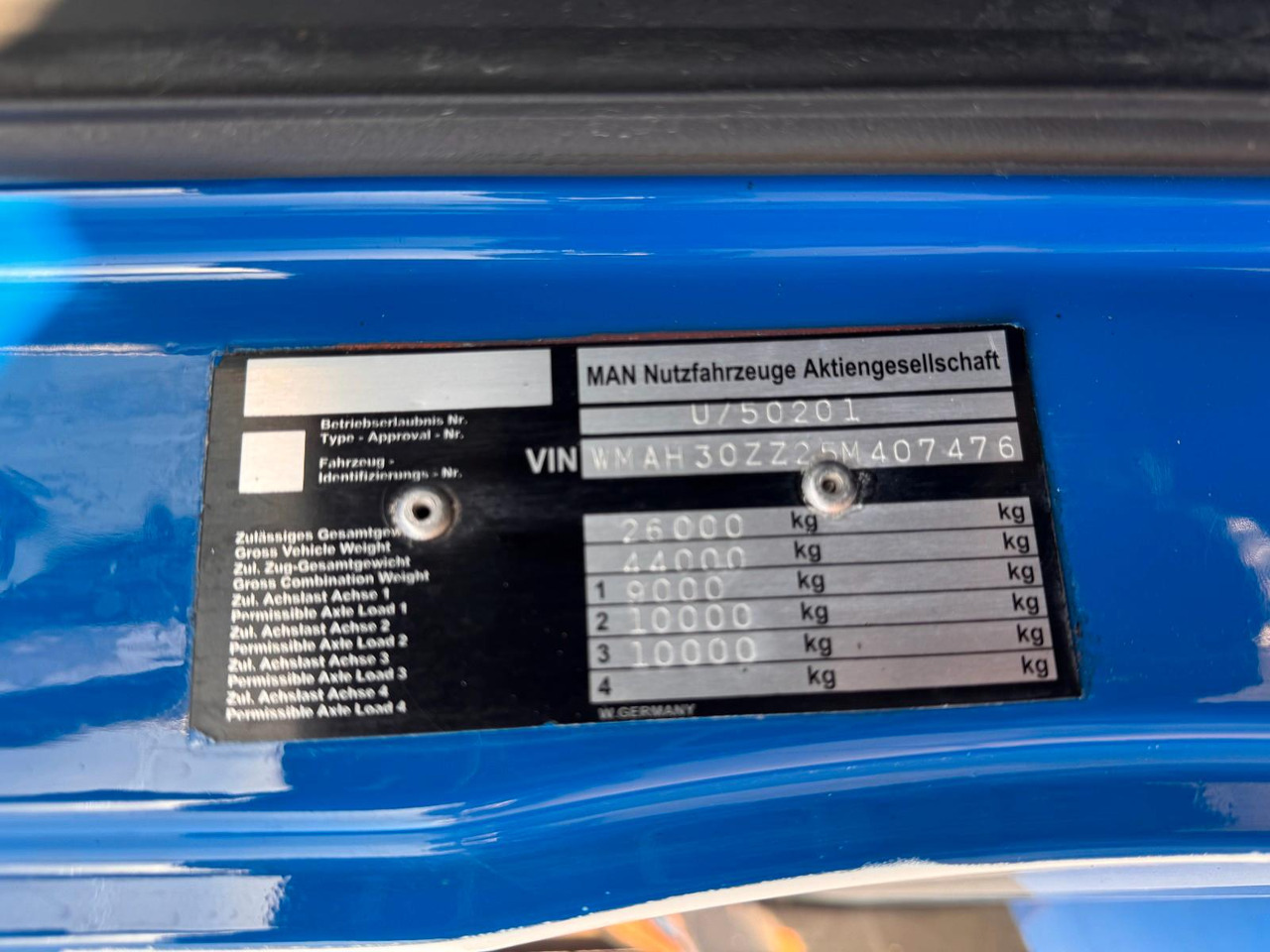 MAN 26.350 6X4 Pritsche mit Kran - Camión grúa: foto 3 MAN 26.350 6X4 Pritsche mit Kran - Camión grúa: foto 3