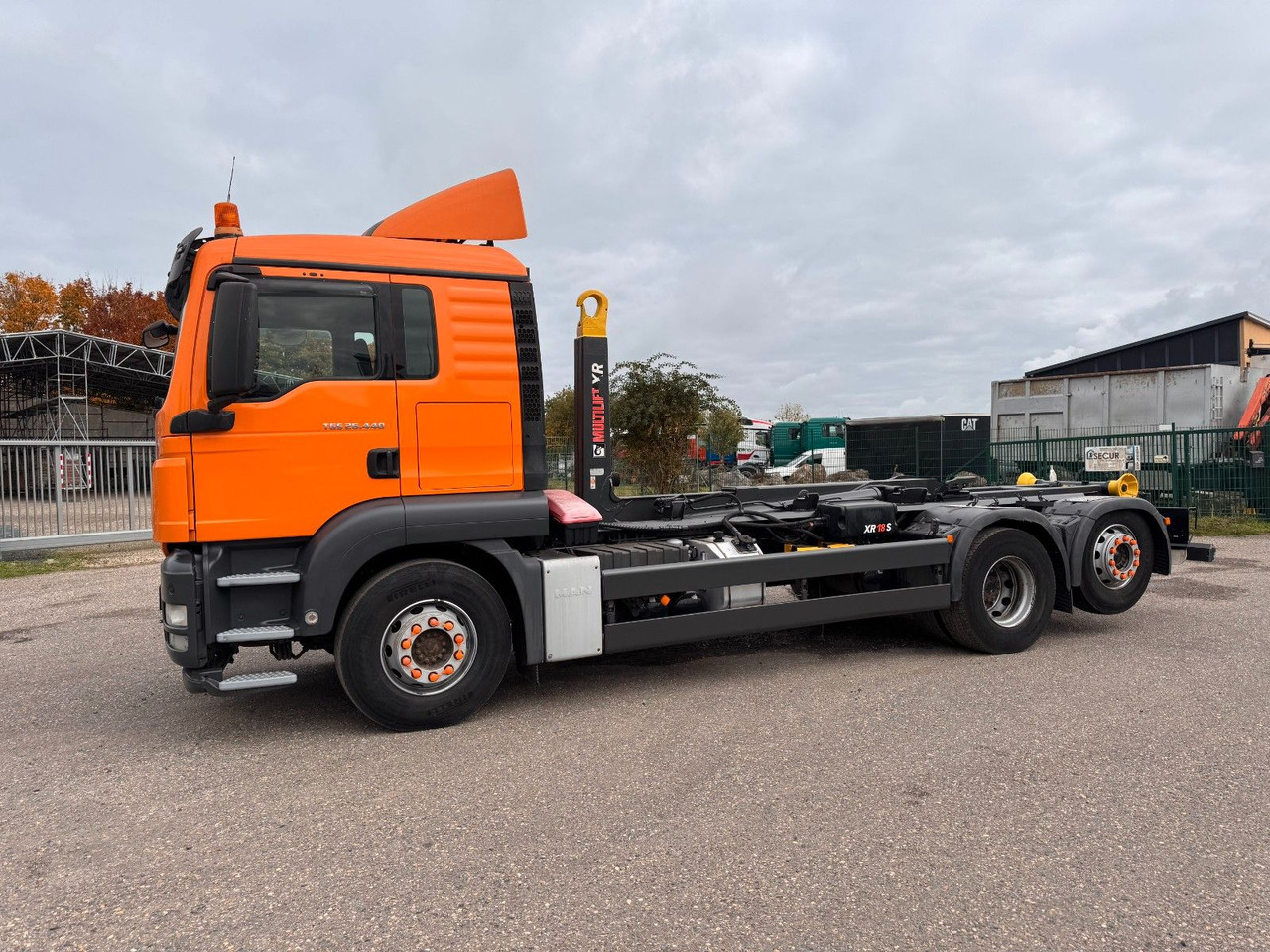 MAN 26.440 6X2 Multilift Abroller - Multibasculante camión: foto 1 MAN 26.440 6X2 Multilift Abroller - Multibasculante camión: foto 1