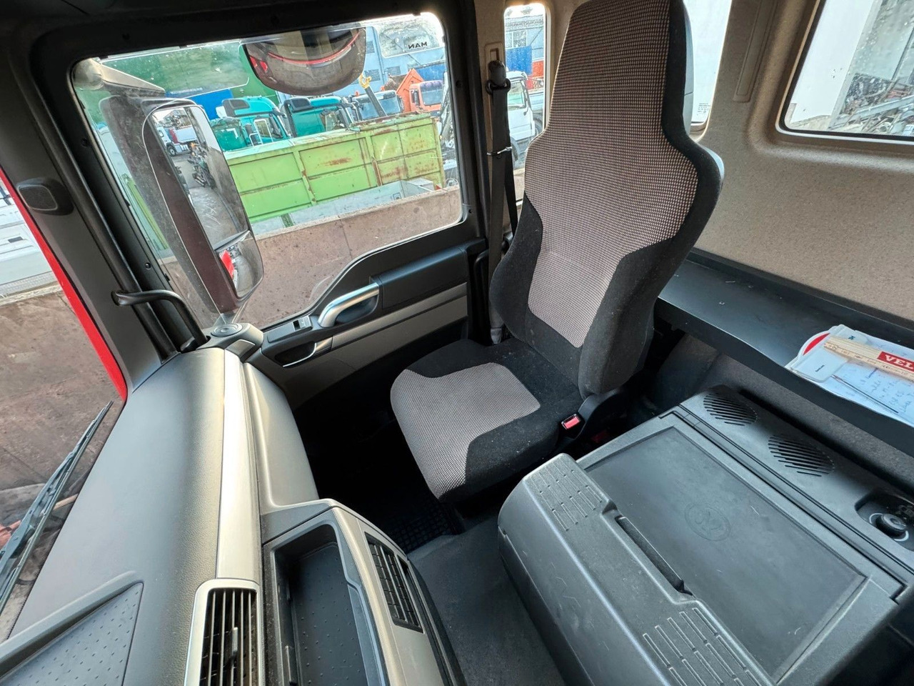 MAN 35.470 8X4 Kipperfahrgestell Reifen 12 X NEU Top - Volquete camión: foto 5 MAN 35.470 8X4 Kipperfahrgestell Reifen 12 X NEU Top - Volquete camión: foto 5