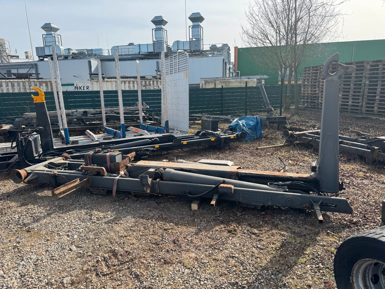 Meiller Abrollaufbau für 6X4 mit 3,90 Radstand - Multibasculante camión: foto 3 Meiller Abrollaufbau für 6X4 mit 3,90 Radstand - Multibasculante camión: foto 3