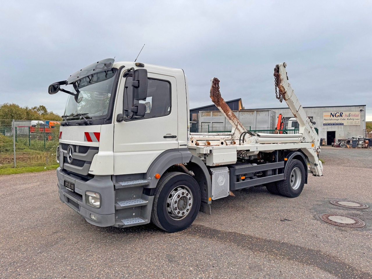 Mercedes-Benz 1833 4X2 Meiller Tele Absetzkipper - Volquete camión: foto 1 Mercedes-Benz 1833 4X2 Meiller Tele Absetzkipper - Volquete camión: foto 1