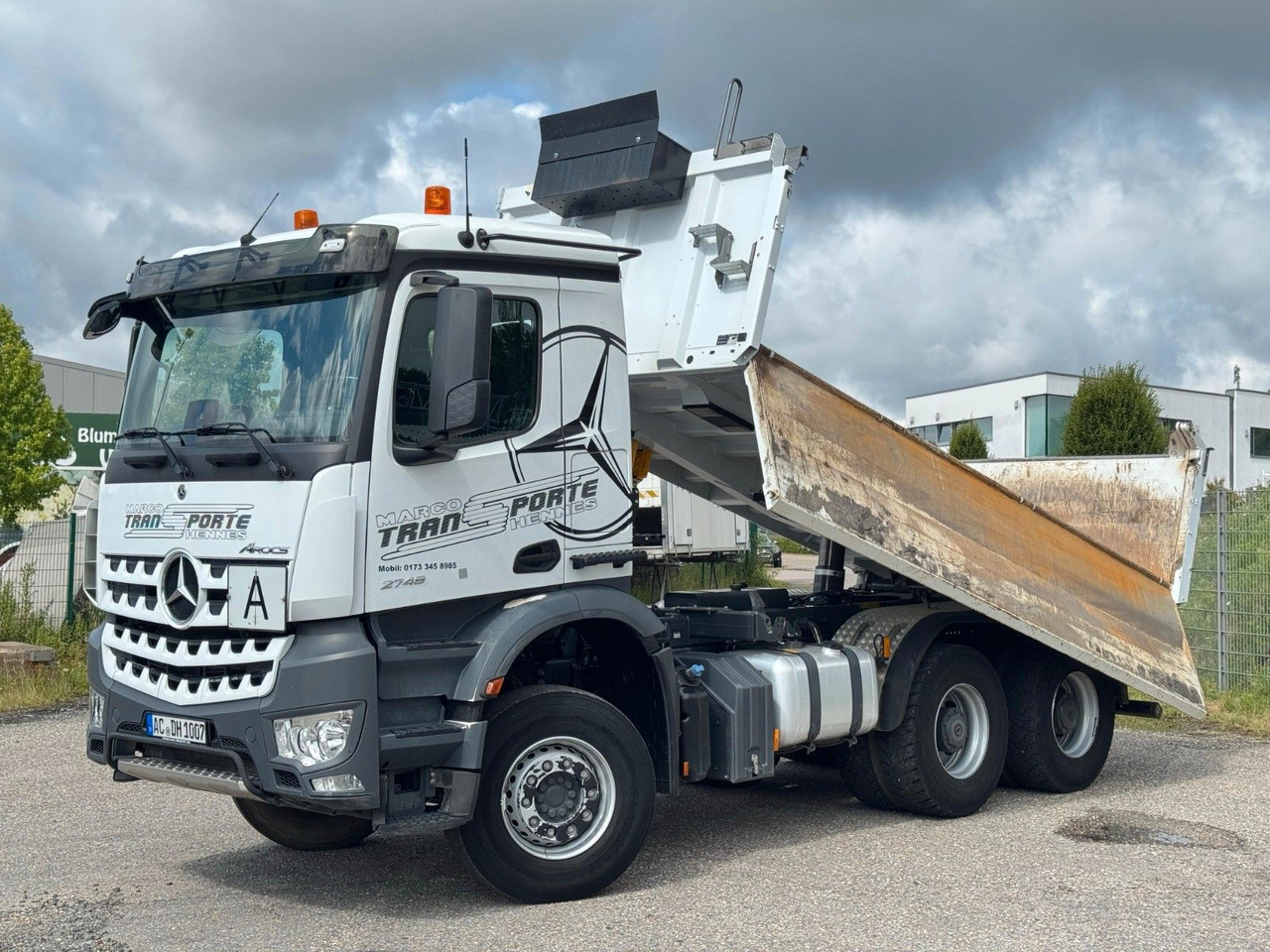 Mercedes-Benz 2648 6x4 3S. Kipper Meiller Bordmatik Top Zust. Mercedes-Benz 2748 6x4 Meiller 3S. Kipper Bordmatik | Retarder - Volquete camión: foto 3 Mercedes-Benz 2648 6x4 3S. Kipper Meiller Bordmatik Top Zust. Mercedes-Benz 2748 6x4 Meiller 3S. Kipper Bordmatik | Retarder - Volquete camión: foto 3