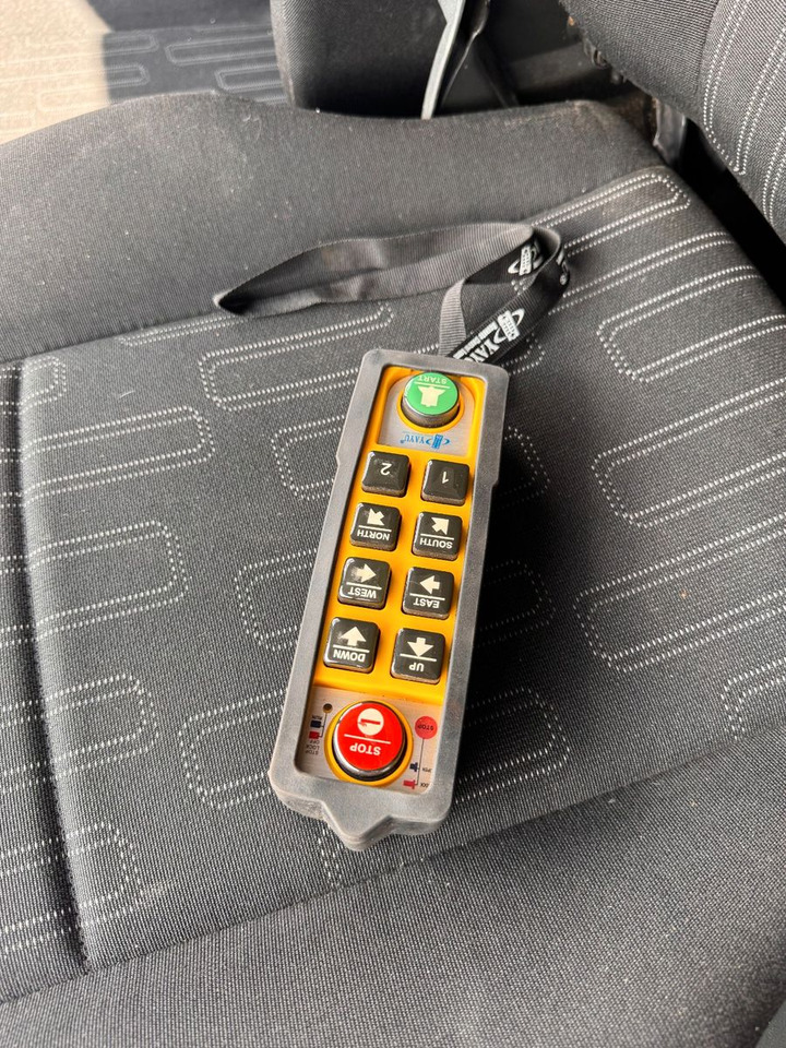 Mercedes-Benz 816 4X2 mit neuem Hyva Abroller Funk - Multibasculante camión: foto 5 Mercedes-Benz 816 4X2 mit neuem Hyva Abroller Funk - Multibasculante camión: foto 5