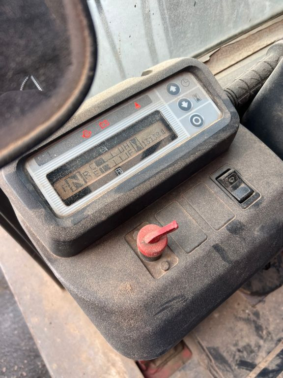 Nissan 32 Diesel 13100 Stunden Nissan 32 Diesel 13100 Stunden - Carretilla elevadora: foto 3 Nissan 32 Diesel 13100 Stunden Nissan 32 Diesel 13100 Stunden - Carretilla elevadora: foto 3