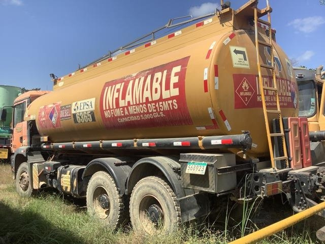 MAN 33.360-V20 - Cisterna camión: foto 2 MAN 33.360-V20 - Cisterna camión: foto 2